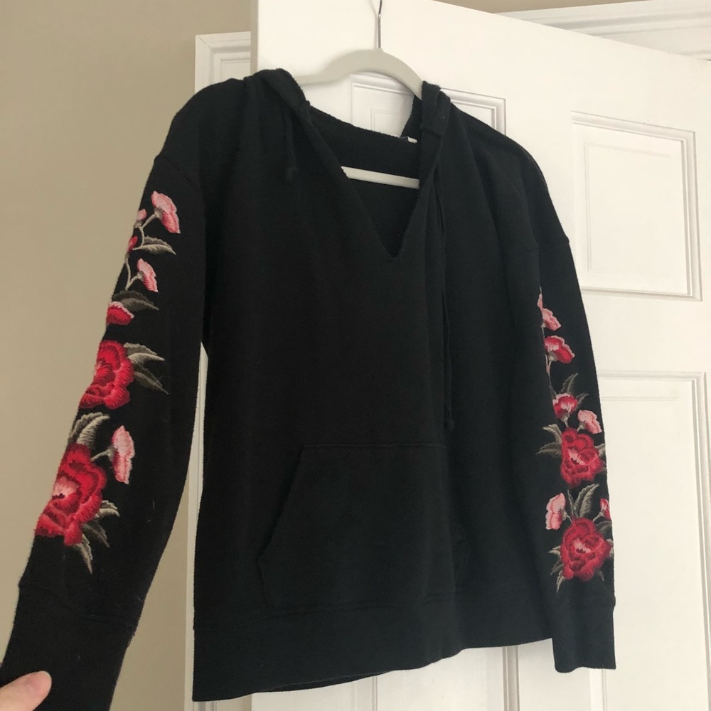 Rose imbedded sweatshirt